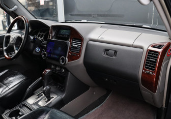 Подержанный автомобиль Mitsubishi Pajero 2005 года (7 фото)