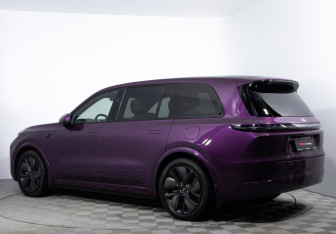 Подержанный автомобиль LiXiang L9 2023 года (6 фото)