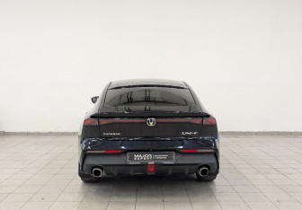 Подержанный автомобиль Changan UNI-V 2022 года (6 фото)