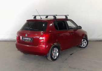 Подержанный автомобиль Skoda Fabia Hatchback 2008 года (6 фото)