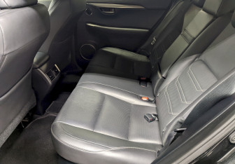 Подержанный автомобиль Lexus NX 2017 года (16 фото)