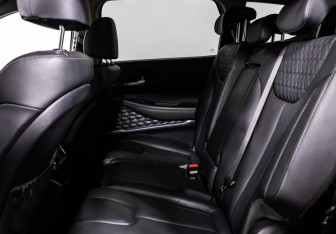 Подержанный автомобиль Hyundai Santa Fe 2019 года (12 фото)