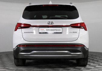 Подержанный автомобиль Hyundai Santa Fe 2022 года (6 фото)