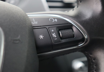 Подержанный автомобиль Audi Q3 2013 года (16 фото)