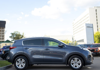 Подержанный автомобиль Kia Sportage 2017 года (3 фото)
