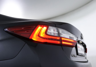 Подержанный автомобиль Lexus ES 2017 года (22 фото)