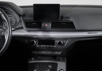 Подержанный автомобиль Audi Q5 2017 года (13 фото)