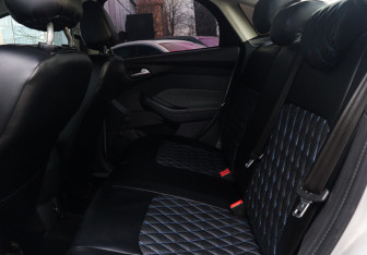 Подержанный автомобиль Ford Focus Sedan 2011 года (9 фото)