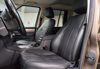 Подержанный автомобиль Land Rover Discovery 2013 года (9 фото)