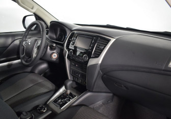 Новый Mitsubishi L200 2024 (7 фото)