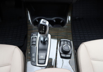Подержанный автомобиль BMW X3 2012 года (19 фото)