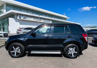 Подержанный автомобиль Suzuki Grand Vitara 2007 года (8 фото)