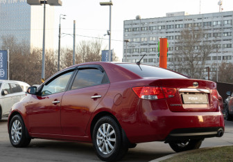 Подержанный автомобиль Kia Cerato Sedan 2012 года (5 фото)