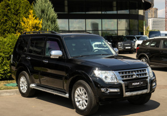 Подержанный автомобиль Mitsubishi Pajero 2017 года (2 фото)