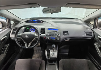 Подержанный автомобиль Honda Civic Sedan 2007 года (13 фото)