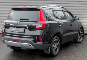 Подержанный автомобиль Geely Emgrand X7 2019 года (6 фото)