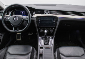 Подержанный автомобиль Volkswagen Arteon 2020 года (13 фото)