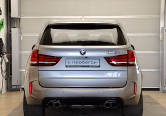 Подержанный автомобиль BMW X5 M 2015 года (11 фото)
