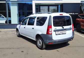 Подержанный автомобиль LADA (ВАЗ) Largus Wagon 2013 года (7 фото)