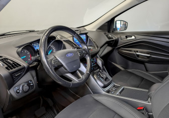 Подержанный автомобиль Ford Kuga 2017 года (17 фото)