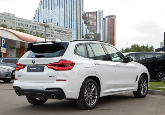 Подержанный автомобиль BMW X3 2021 года (4 фото)