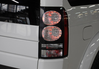 Подержанный автомобиль Land Rover Discovery 2014 года (26 фото)