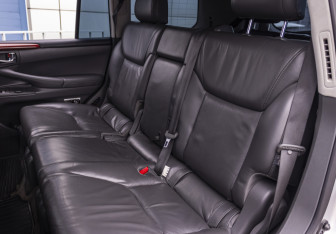 Подержанный автомобиль Lexus LX 2008 года (14 фото)