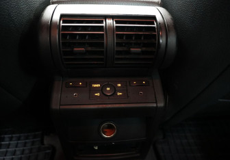 Подержанный автомобиль Opel Vectra Sedan 2007 года (16 фото)