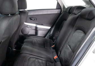 Подержанный автомобиль Kia Ceed Wagon 2015 года (10 фото)