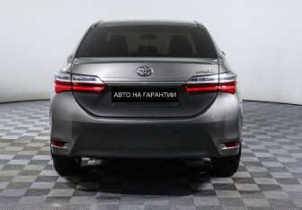 Подержанный автомобиль Toyota Corolla Sedan 2016 года (4 фото)