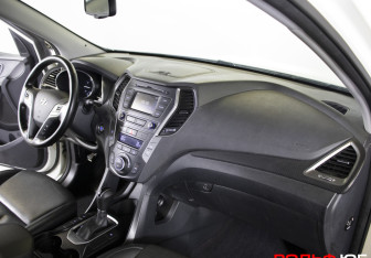 Подержанный автомобиль Hyundai Santa Fe 2015 года (13 фото)
