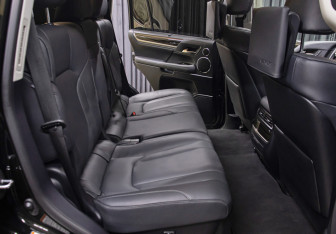 Подержанный автомобиль Lexus LX 2021 года (13 фото)