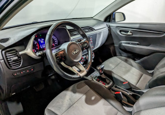 Подержанный автомобиль Kia Rio Hatchback 2021 года (15 фото)