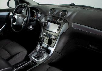 Подержанный автомобиль Ford Mondeo Sedan 2012 года (10 фото)