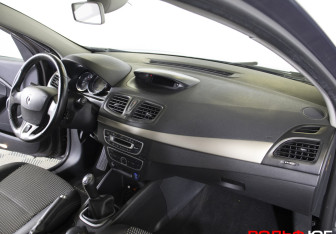 Подержанный автомобиль Renault Fluence 2012 года (9 фото)