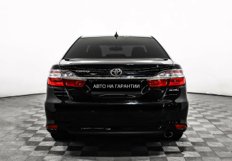 Подержанный автомобиль Toyota Camry Sedan 2017 года (6 фото)
