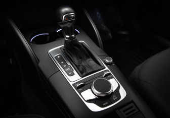 Подержанный автомобиль Audi A3 Sedan 2016 года (17 фото)