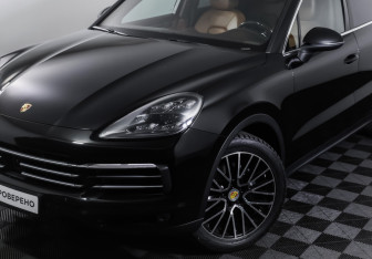Подержанный автомобиль Porsche Cayenne 2018 года (29 фото)