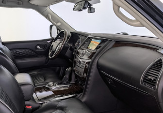 Подержанный автомобиль Infiniti QX80 2019 года (13 фото)