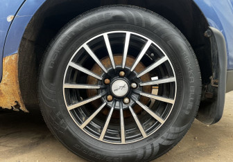 Подержанный автомобиль Ford Focus Sedan 2006 года (9 фото)