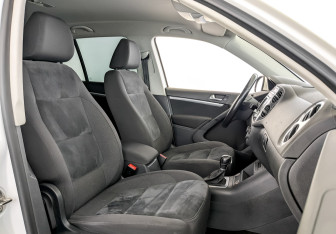Подержанный автомобиль Volkswagen Tiguan 2015 года (23 фото)