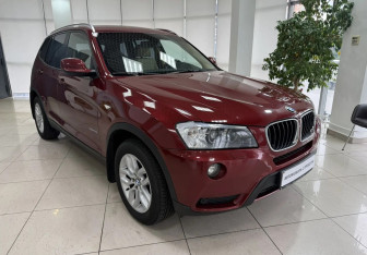 Подержанный автомобиль BMW X3 2013 года (3 фото)