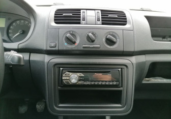 Подержанный автомобиль Skoda Fabia Hatchback 2013 года (13 фото)