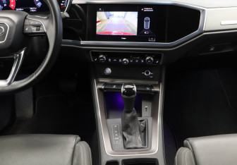 Подержанный автомобиль Audi Q3 2019 года (9 фото)