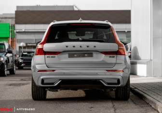 Новый Volvo XC60 2025 (5 фото)