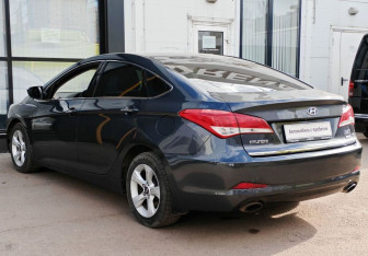 Подержанный автомобиль Hyundai i40 Sedan 2013 года (7 фото)