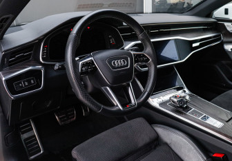 Подержанный автомобиль Audi A7 2018 года (15 фото)