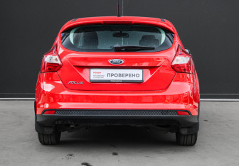 Подержанный автомобиль Ford Focus Hatchback 2013 года (5 фото)