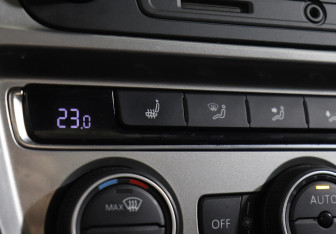 Подержанный автомобиль Volkswagen Jetta Sedan 2017 года (9 фото)