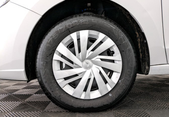 Новый Jetta VA3 2023 (7 фото)